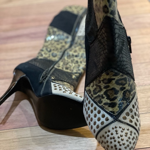 Sexy, mixed media Carlos Santana Knee High Boots - Picture 3 of 4